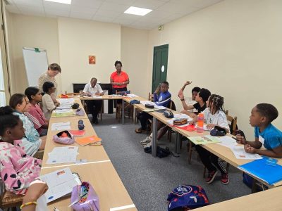 Séance de travail avec père Gildas , Maria et Christine